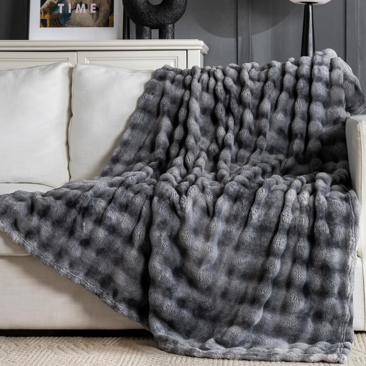 🌸Pink Faux Fur Throw Blanket – Ultra-Soft Bubble Plush, Warm Lightweight Rabbit Fur Texture, 50"x60" – Cozy Home & Gaming Room Decor