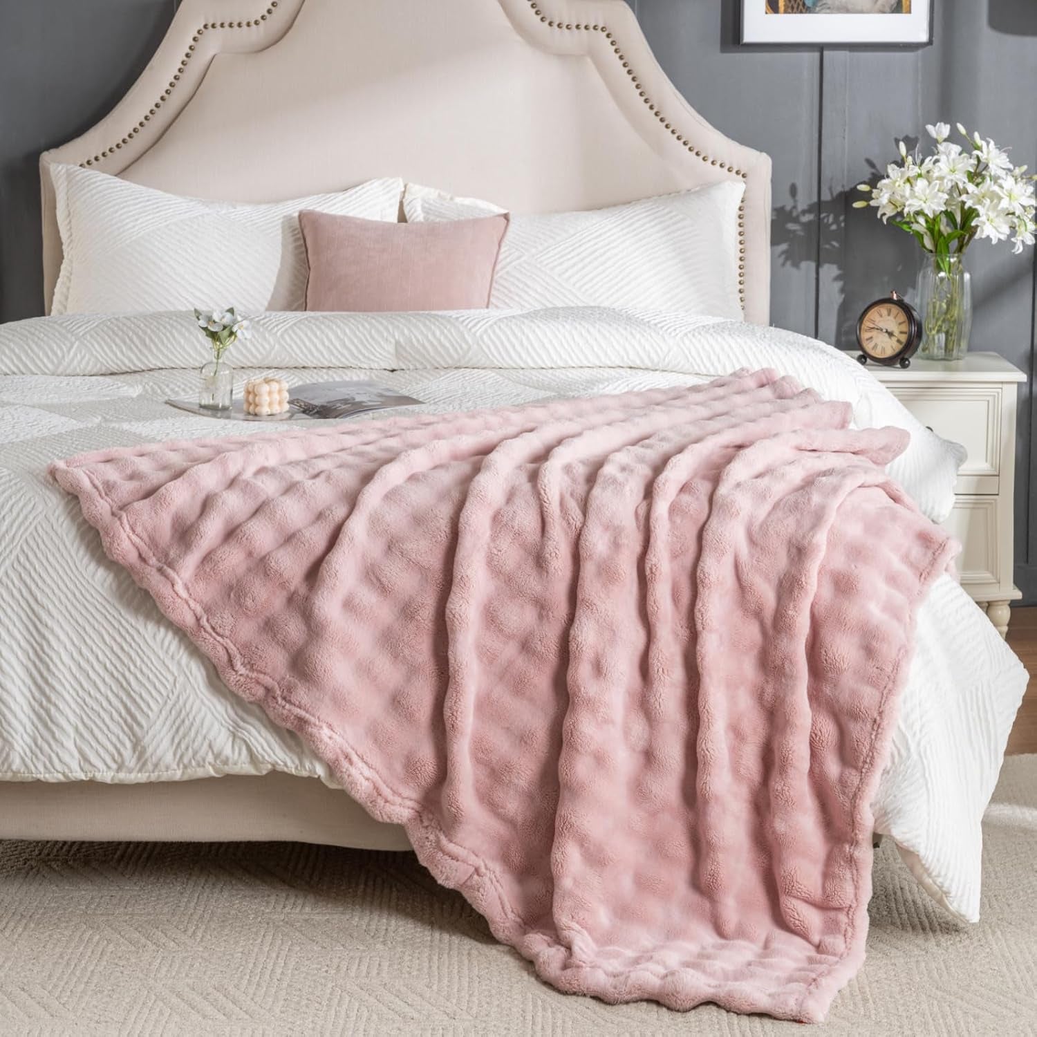 🌸Pink Faux Fur Throw Blanket – Ultra-Soft Bubble Plush, Warm Lightweight Rabbit Fur Texture, 50"x60" – Cozy Home & Gaming Room Decor