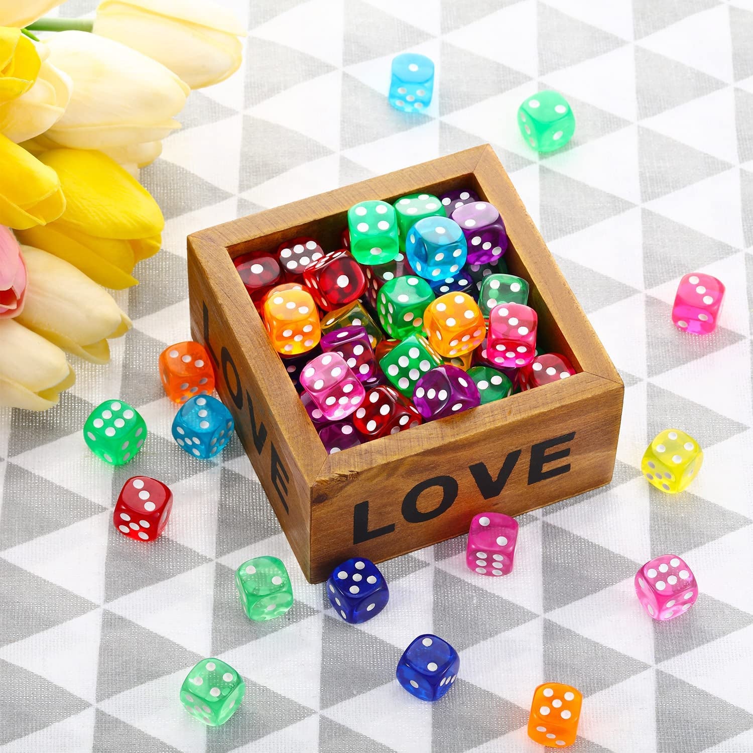 100 PCS 6 Sided Games Dice Set, Colored Dice with Black Velvet Pouches for Playing Games, like Board Games, Dice Games, Math Games, Party Favors and More(Rainbow Color, 14 Mm)
