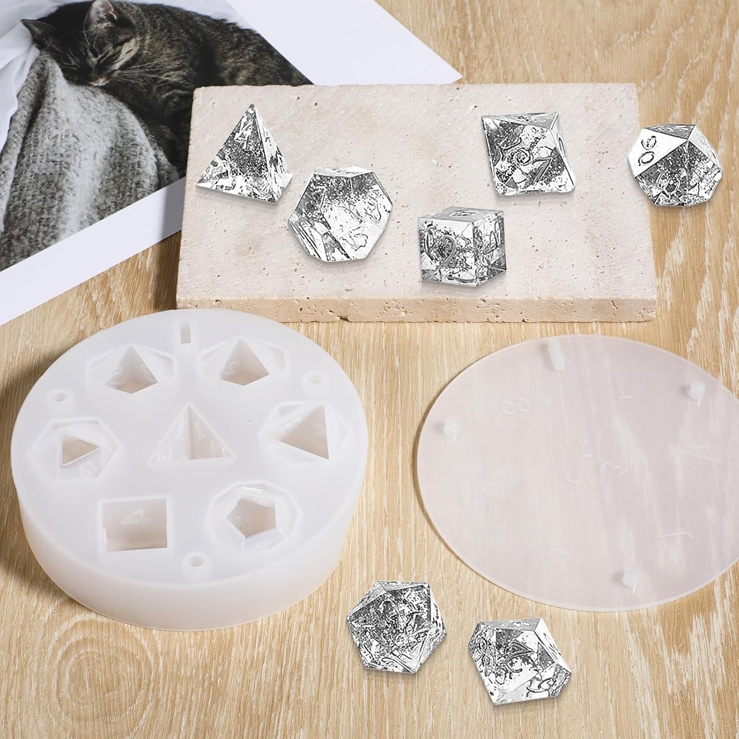 🎲 3D Dice Ice Cube Mold – Silicone DND Ice Tray for Whiskey, Cocktails, & Game Nights | Geeky Gift for Tabletop Fans & Drink Lovers