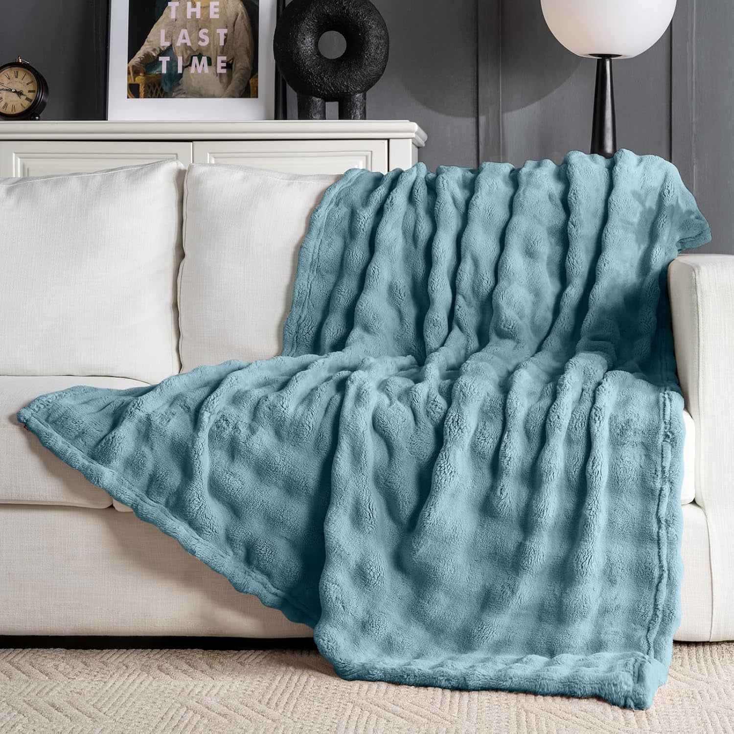 🌸Pink Faux Fur Throw Blanket – Ultra-Soft Bubble Plush, Warm Lightweight Rabbit Fur Texture, 50"x60" – Cozy Home & Gaming Room Decor