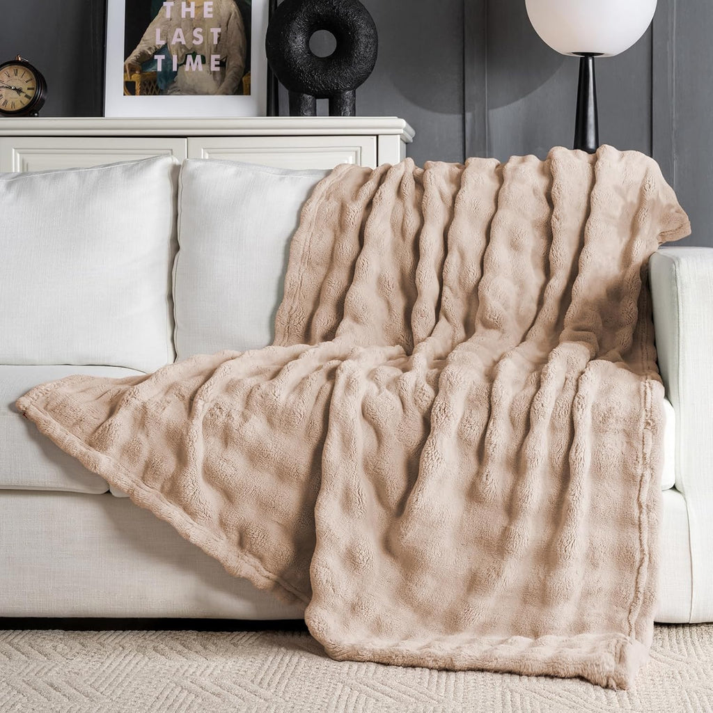 🌸Pink Faux Fur Throw Blanket – Ultra-Soft Bubble Plush, Warm Lightweight Rabbit Fur Texture, 50"x60" – Cozy Home & Gaming Room Decor