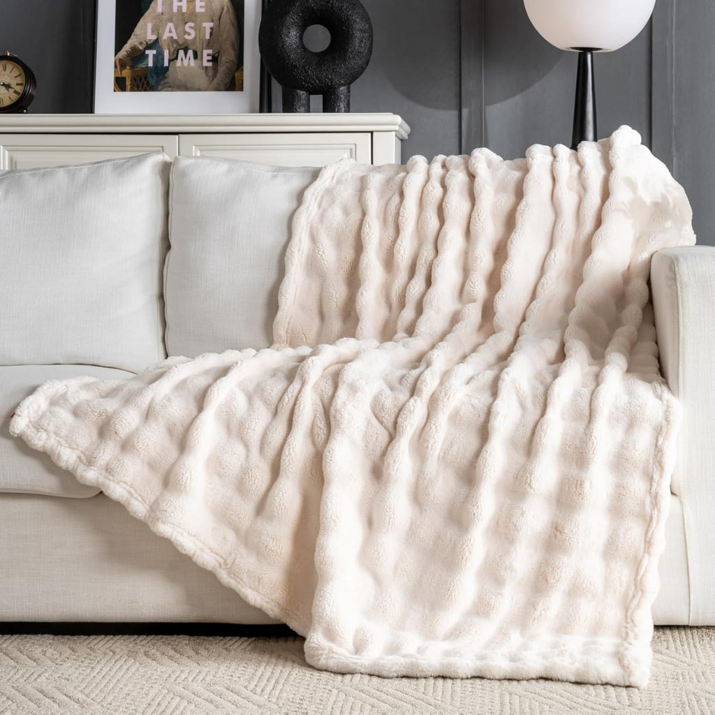 🌸Pink Faux Fur Throw Blanket – Ultra-Soft Bubble Plush, Warm Lightweight Rabbit Fur Texture, 50"x60" – Cozy Home & Gaming Room Decor